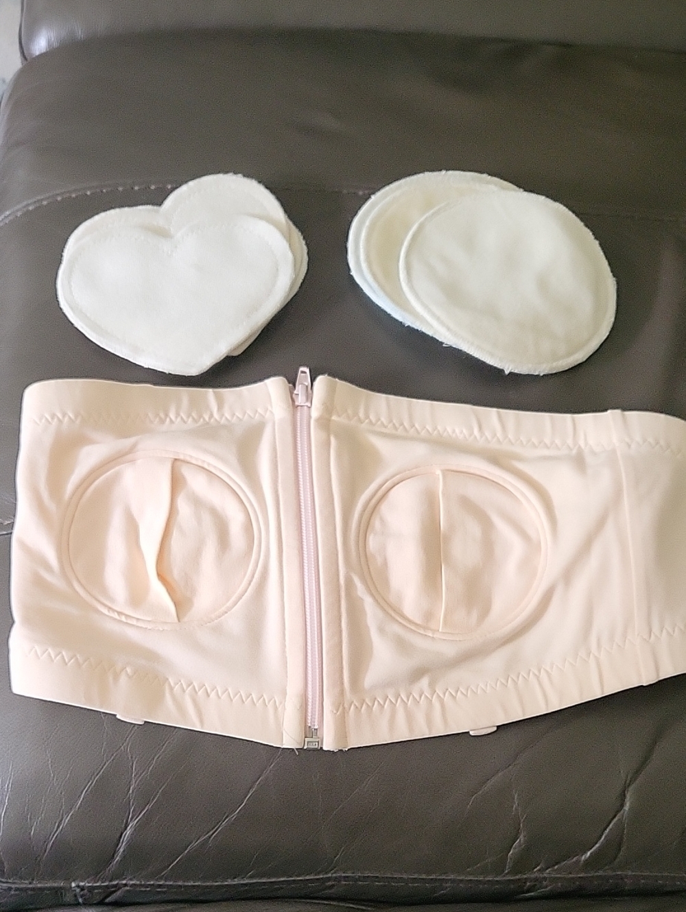 Simple Wishes Hands-Free Strapless Pumping Bra with Removable Pads in Light Pink